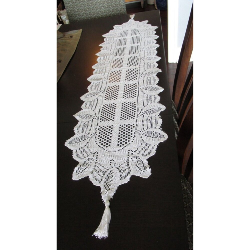 Vintage White Doily Style Table Runner with Tassels - Table Linen Home Décor